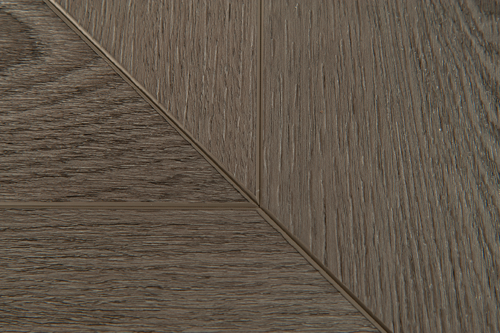 45CH48 Кварцвинил замковый STRONG STEP Шеврон 125x610x5 Базальт