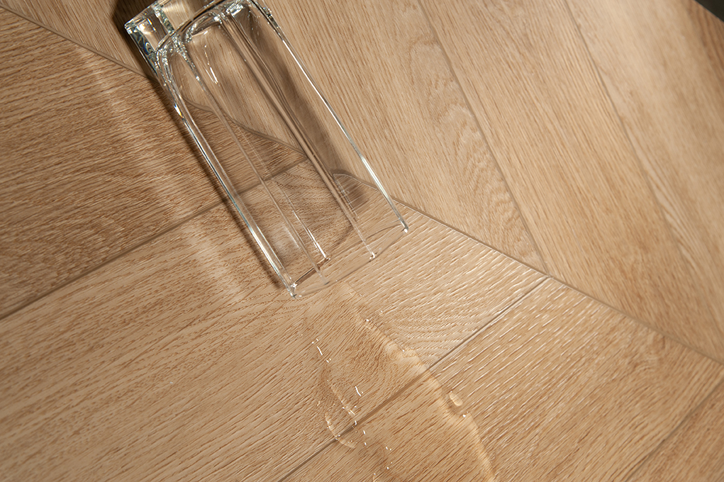 45CH47 Кварцвинил замковый STRONG STEP Шеврон 125x610x5 Авиньон