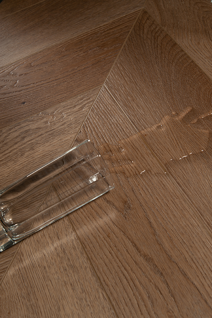 45CH50 Кварцвинил замковый STRONG STEP Шеврон 125x610x5 Какао