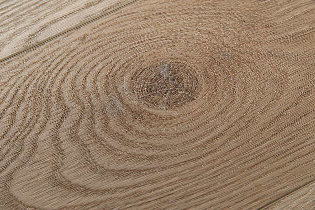 45CH45 Кварцвинил замковый STRONG STEP Шеврон 125x610x5 Шампань